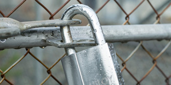 Padlock on a gatte